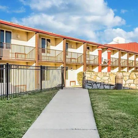 Countryside Suites Kansas City Independence I-70 East Sports Complex Hotel Esterno foto