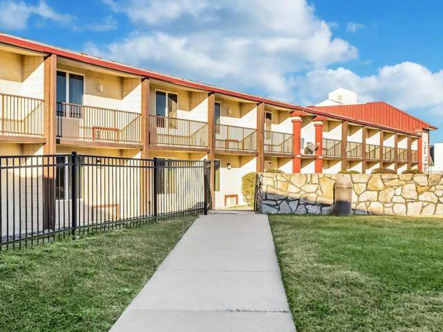 Countryside Suites Kansas City Independence I-70 East Sports Complex Hotel Esterno foto