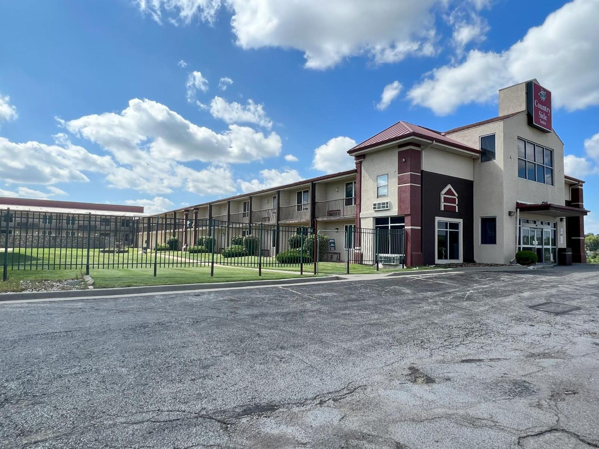 Countryside Suites Kansas City Independence I-70 East Sports Complex Hotel Esterno foto