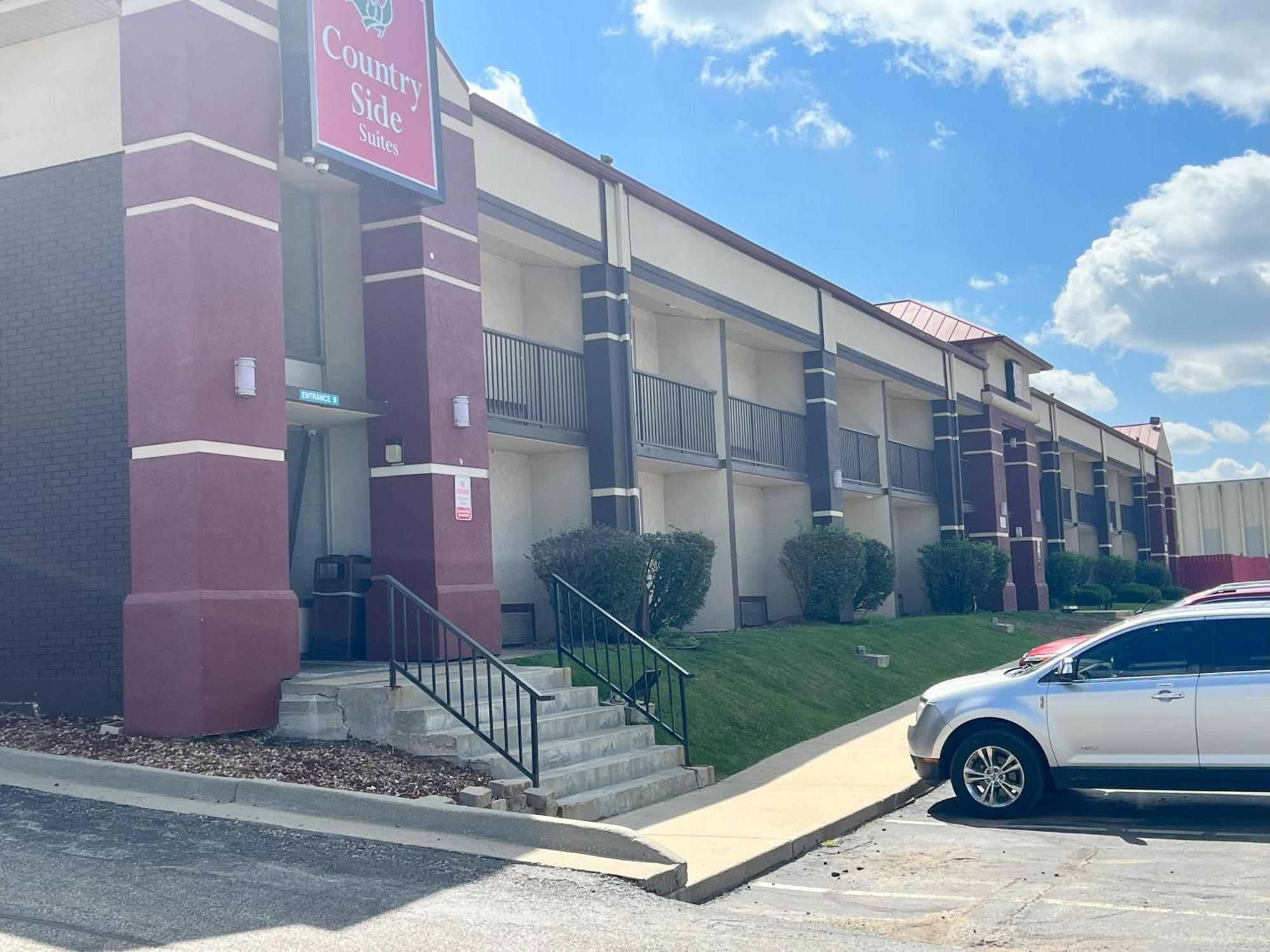 Countryside Suites Kansas City Independence I-70 East Sports Complex Hotel Esterno foto